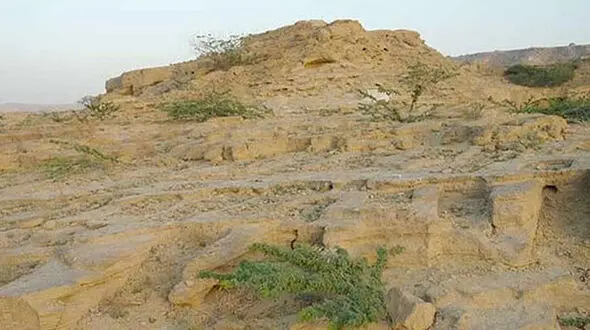 عکس های گورستان جن ها در سیستان و بلوچستان / اینجا آدمیزاد دفن نشده است !