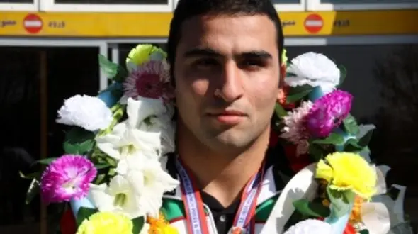 احد جواهری در مصر شگفتی ساز شد/ او وزنه بردار نابینا است +عکس