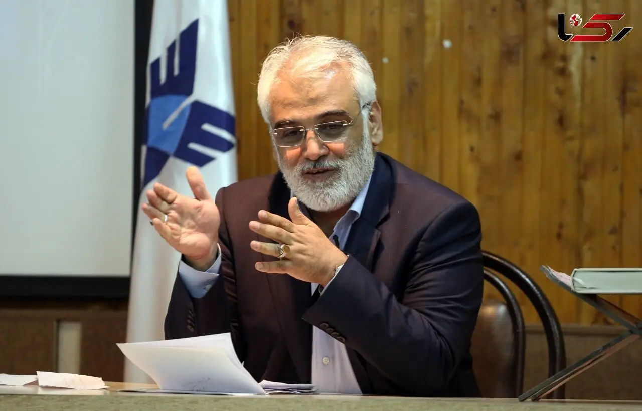 رئیس دانشگاه آزاد: دلیل اعمال بروز درگیری های اخیر دعوا بر سر رهبری علم جهان است