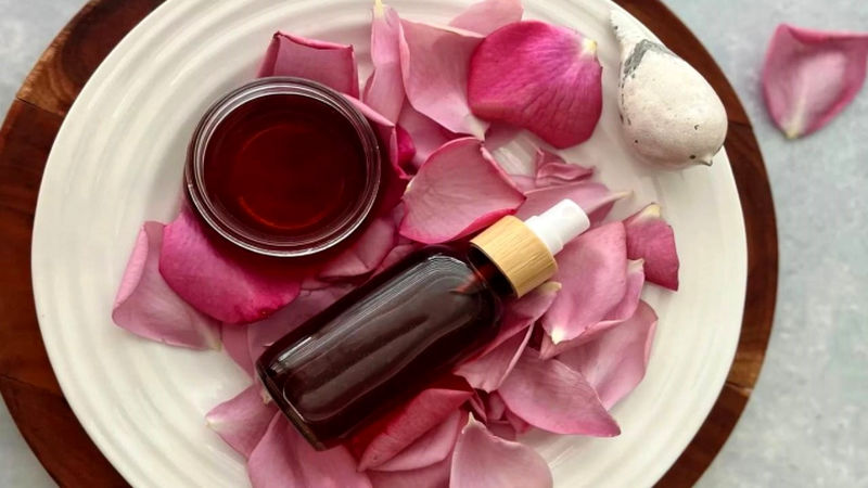 مکان مناسب برای نگهداری عطر موی رز