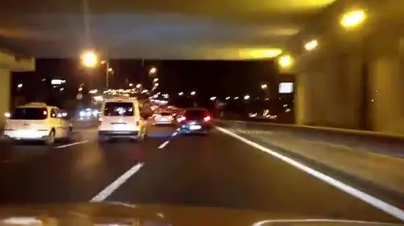 ببینید / جنون راننده؛ لایی‌کشی وحشتناک در سطح اتوبان‌های تهران