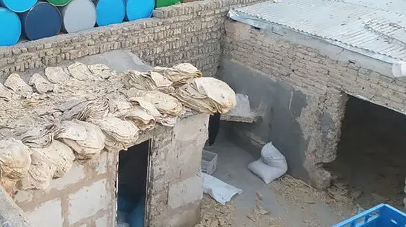 فیلم کشف ۱۶ کیسه نان خشک در سملقان  ! / نان خشک هم قاچاق شد