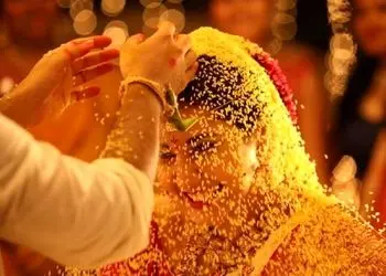 فیلم/ عقد باشکوه زوج هندی در حرم امام رضا  / تدارکات ویژه خادمین حرم برای پیوند آسمانی