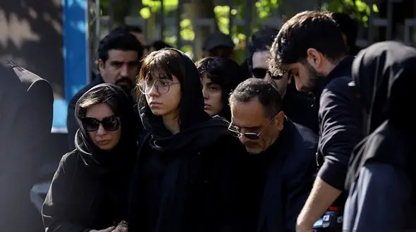 واکنش دردناک مردم به درگذشت داریوش مهرجویی ! / انسان ارزشمندی از دست دادیم !