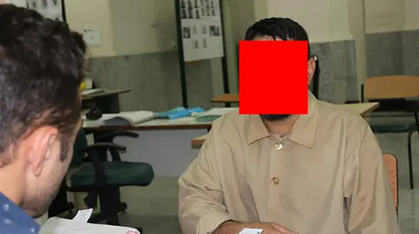 زنان جوان طعمه مکارانه یک شیاد حرفه ای