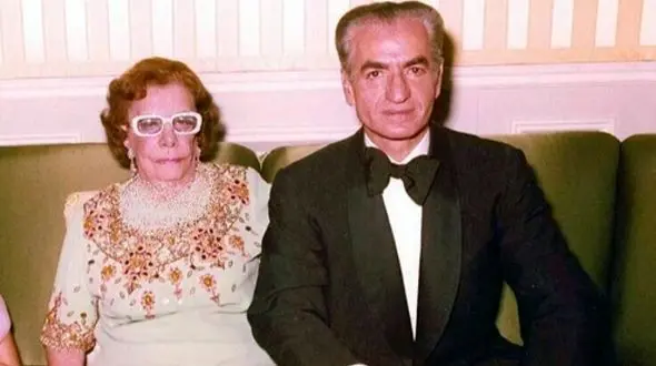 سفری در زمان / ماجرای شوخی های شرم آورشاه پهلوی با مادرش / مادرش سر سفره کنار فرح دیبا خجالت زده شد 