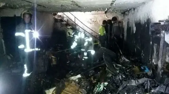  4 زن و مرد درمیان شعله های آتش ساختمان ۴ طبقه در مرتضوی+ عکس