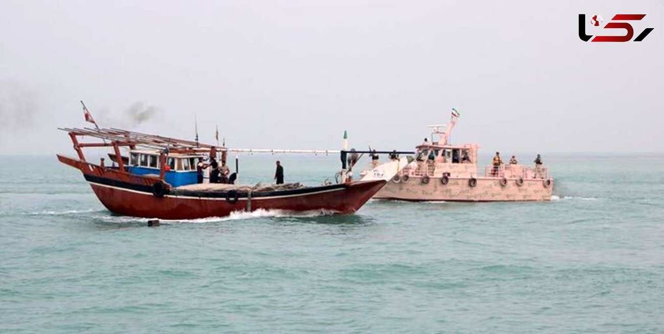 نجات ملوانان و لنج تجاری بوشهری در آب‌های خلیج‌فارس