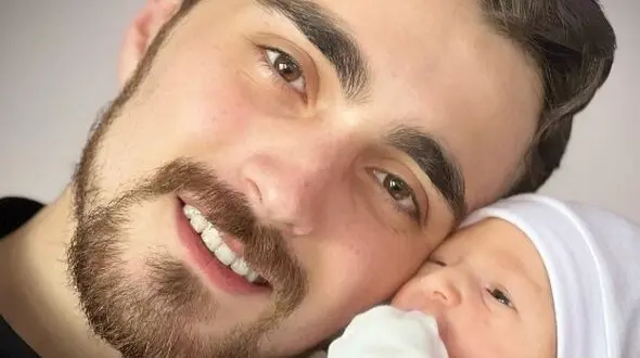 آغوش پدرانه سیداحمد خمینی برای دختر نازش ایران خانوم + عکس های خانوادگی و همسر زیبایش !