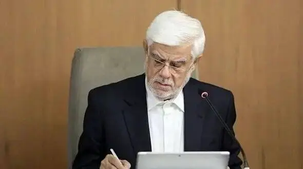 عارف: دانشگاه‌ها را به خود دانشگاهیان بسپارید