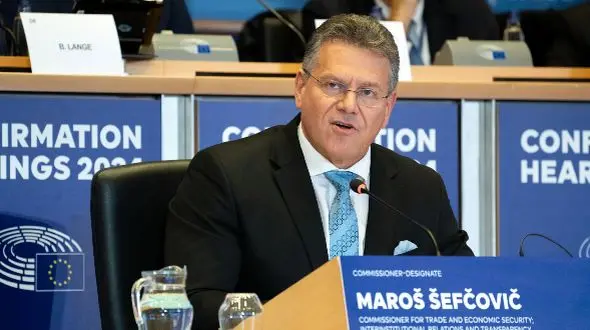 کمیسر تجاری اروپا: تعرفه‌های ترامپ تجارت میان اروپا و آمریکا را از بین می‌برد