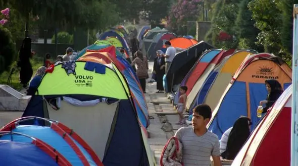 ورشکستگی هتل ها در ایران/ قشر متوسط هم به چادر خوابی در سفر مجبور شد/ این گردشگری سودی برای کشور ندارد