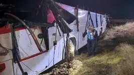 واژگونی اتوبوس مسافربری با ۱۰ فوتی