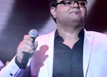 دانلود آواز باشکوه افشین آذری / آهنگ من که یه روزی نیمه گمشده دلت بودم / اﻳﻨﺪﻓﻪ درﻛﻢ ﻛﻦ ﺧﻴﻠﻰ دوﺳﺖ دارم 