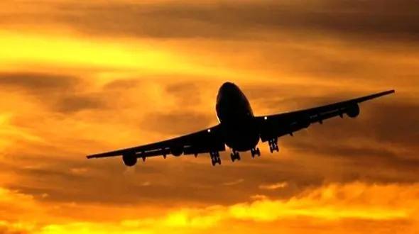 عجیب تر از عجیب !/ سازمان هواپیمایی: فیلم حادثه هوایی و امدادرسانی خاص مهماندار به مسافران ساختگی است ! + صوت