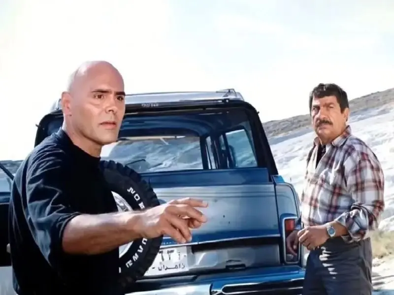 جمشید هاشم‌پور در کنار جلال پیشوائیان