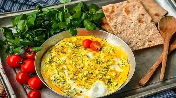 طرز تهیه پنیر برشته شمالی؛ غذای عالی با پنیر محلی و تخم‌ مرغ