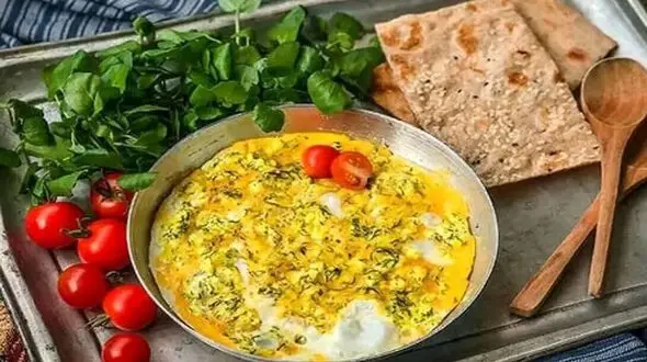 طرز تهیه پنیر برشته شمالی؛ غذای عالی با پنیر محلی و تخم‌ مرغ