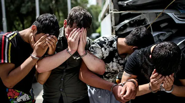 بازداشت 11 شیطان خیابانی در مشهد / زنان و دختران جوان در امان نبودند