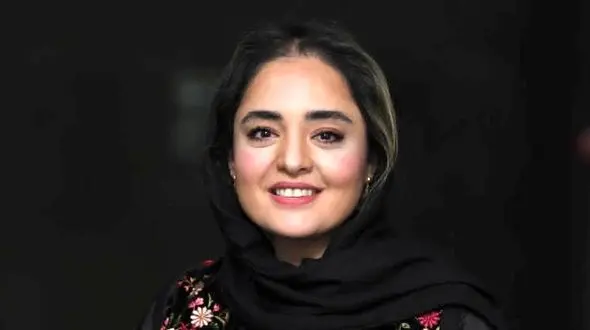 نگاهی به جدیدترین استایل های دو زوج مشهور در پشت صحنه تئاتر باران اسیدی / از نرگس محمدی و علی اوجی تا مونا کرمی و سپیند امیرسلیمانی