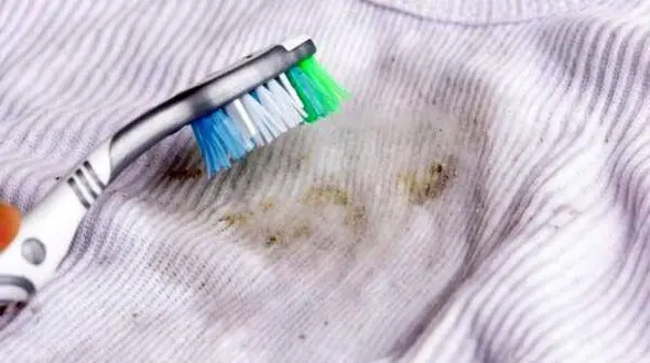 فوت و فن های پاک کردن لکه روغن از روی لباس