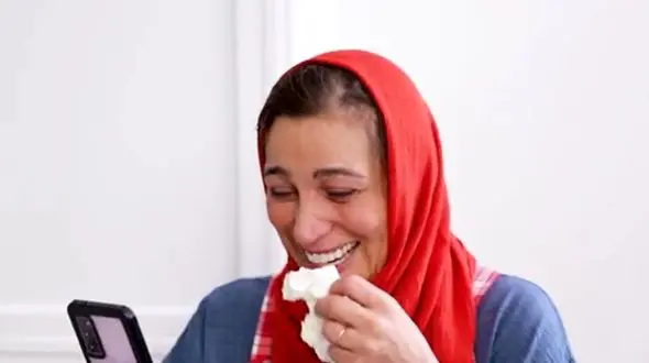 فیلم  اشک‌های احساسی فلامک جنیدی بخاطر دلتنگی برای دوقلوها و همسرش که در لندن هستند/ مادر بودن این شکلیه !