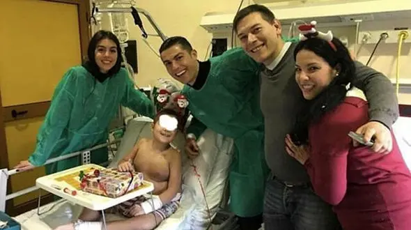 حرکت انسان دوستانه رونالدو پیش از کریسمس +عکس
