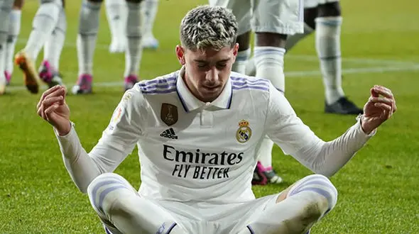 کتک کاری ستاره رئال با بازیکن ویارئال/ مشت والورده پاسخ به توهین+ عکس