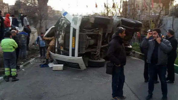 ترس مردم پایتخت با دیدن صحنه ای وحشتناک در اتوبان صدر+ تصاویر