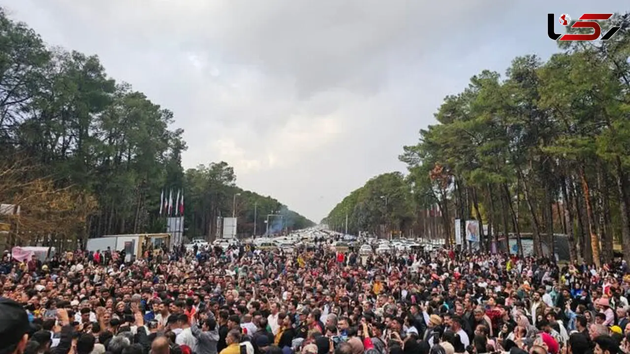 ۱۰ هزار مسافر نوروزی لحظه تحویل سال را در تخت جمشید