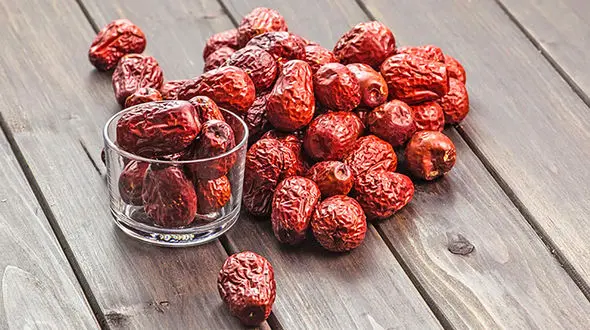 درمان سرفه و گلو درد با عناب 