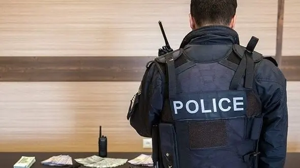 مامور قلابی کلاه 4نفر را برداشت!/ او سابقه‌دار بود