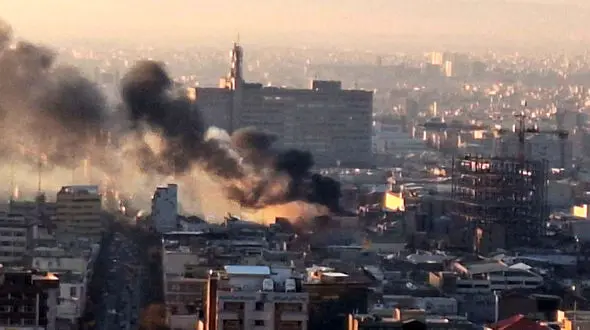 آتش‌سوزی در سینمای متروکه لاله‌زار تهران / اعزام 5 ایستگاه آتش‌نشانی به محل حادثه