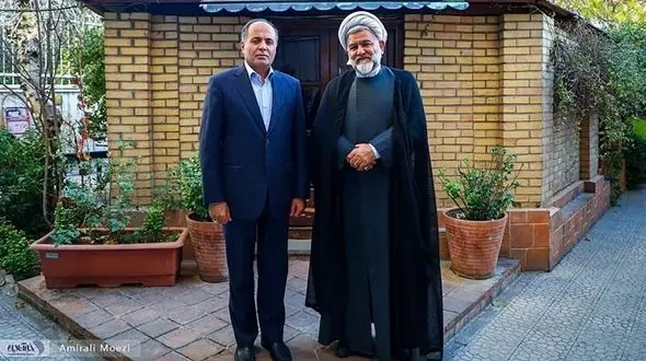 نوروزی : رئیسی با ۵۰۰ محافظ به پرند رفت / نوری قزلجه: ازاعدام ۶ هزار جوان به جرم مواد مخدر جلوگیری کردیم