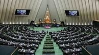 نرخ ارز ارتباط مستقیم با عملکرد وزیر اقتصاد ندارد/ همتی در وضعیت نابسامان فعلی نقش دارد