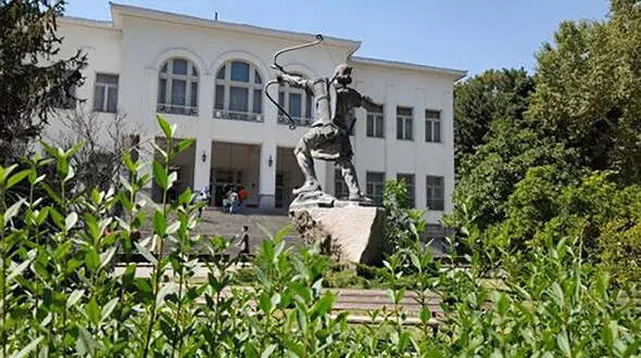 مجسمه آرش کمانگیر در میدان ونک نصب می شود