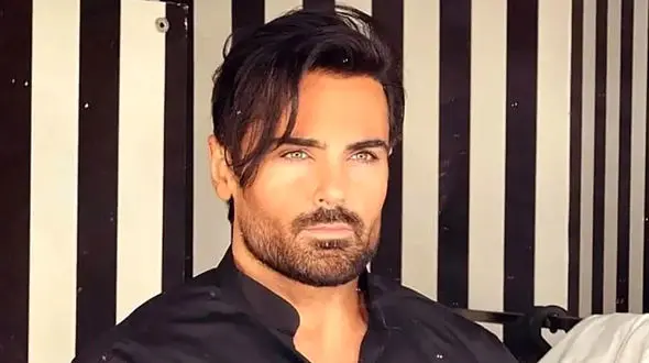 دانلودآواز  احساسی و باشکوه سهراب پاکزاد / آهنگ یاغی / من دل تو دلم نیست با تو بشینم سیر نمیشم تورو هر چی میبینم + متن