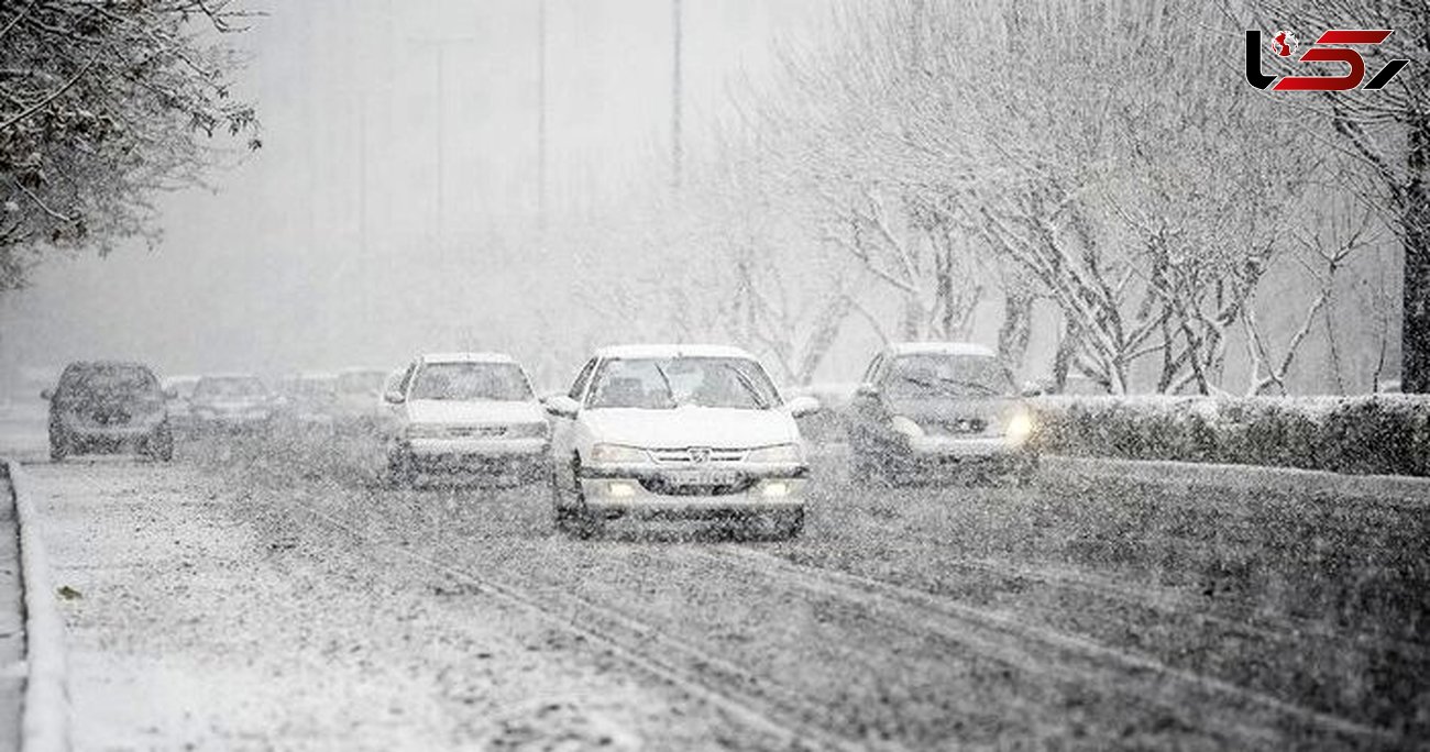 بارش برف درجاده کرج - چالوس و ترافیک سنگین در آزادراه های البرز