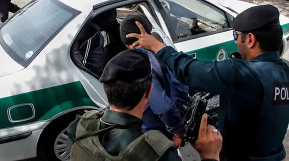 پرواز هولناک 2 زورگیر حرفه ای به رودخانه در صحنه فرار / اعتراف با استخوان های شکسته در بیمارستان