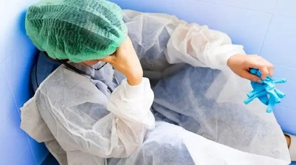 ۱۶ رزیدنت پزشکی در یک سال اخیر خودکشی کردند!