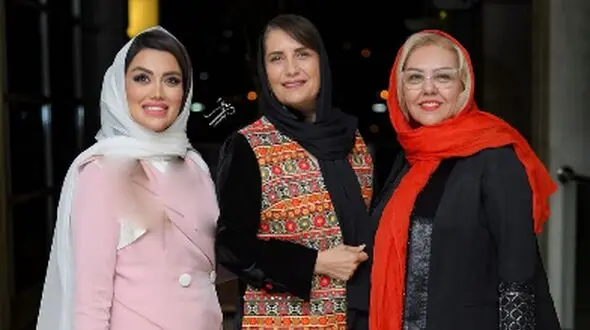 تیپ و استایل شیک و خوش‌آب و رنگ بهاری بازیگران و خواننده‌ها در مراسم رونمایی از کتاب رضا ناصری: فریبا کوثری ،افسانه چهره‌آزاد، حمید ماهی صفت، محسن ابراهیم زاده و ...