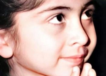 عکس سفر در زمان /  لیلا فروهر در کودکی در آغوش پدرش /  دهه 40