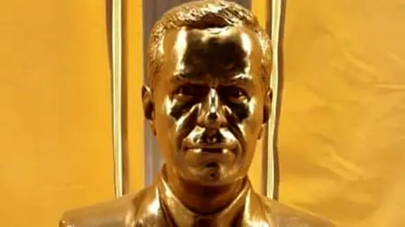 رونمایی از سردیس کارآفرینان بزرگ ایران در امارات به همت «سازمان جهانی یونبدو»