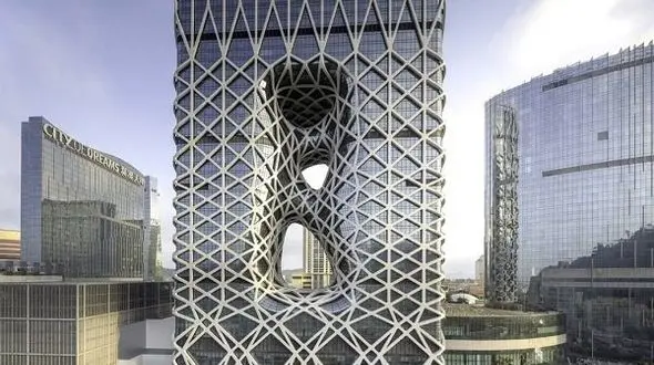 هتل عجیب و غریب در چین با نشانه هایی از معماری اسلامی+تصاویر