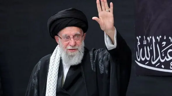 خلق تابلوی نقاشی به یاد رهبر شهید انقلاب / فیلم