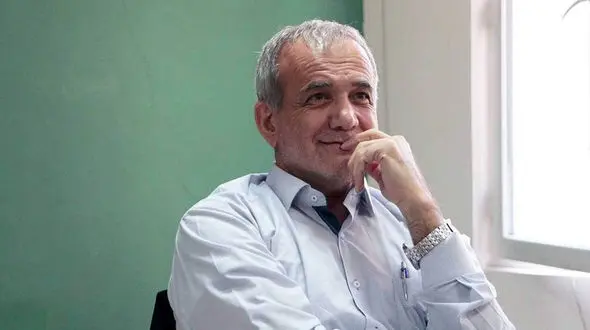 حاجی میرزایی و قائم پناه، دفتر جدید پزشکیان را تحویل گرفتند