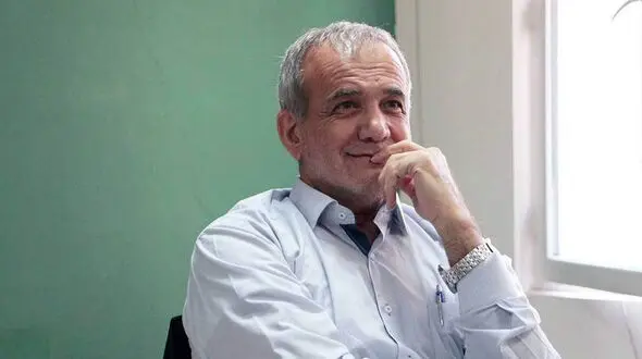حاجی میرزایی و قائم پناه، دفتر جدید پزشکیان را تحویل گرفتند