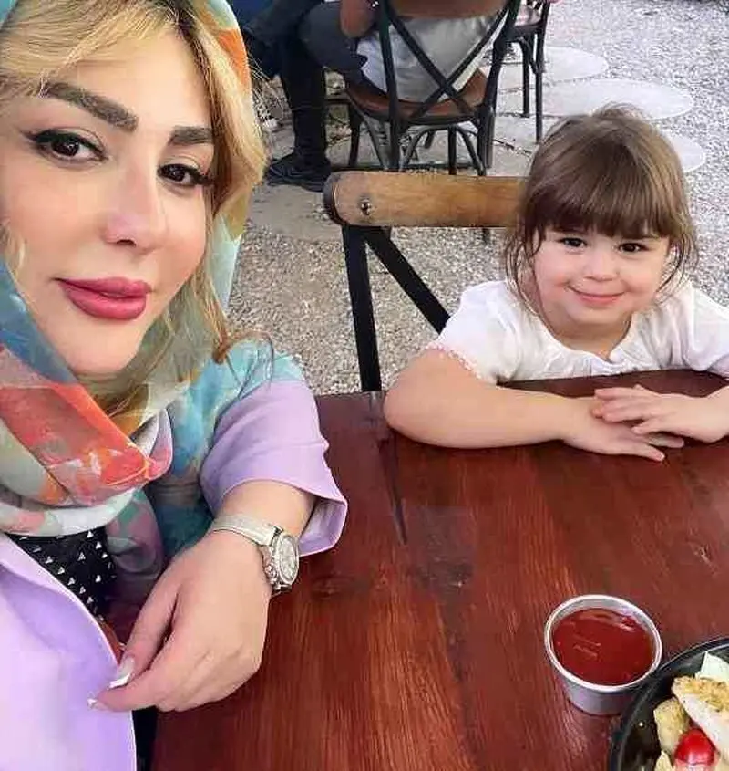 بیماری دختر نیوشا ضیغمی