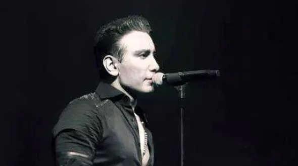 دانلود آهنگ  باشکوه شادمهر عقیلی / دوباره دلم واسه غربت چشمات تنگه