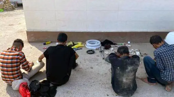 دستگیری 4 سارق ساختمان نیمه کاره در آبادان + عکس